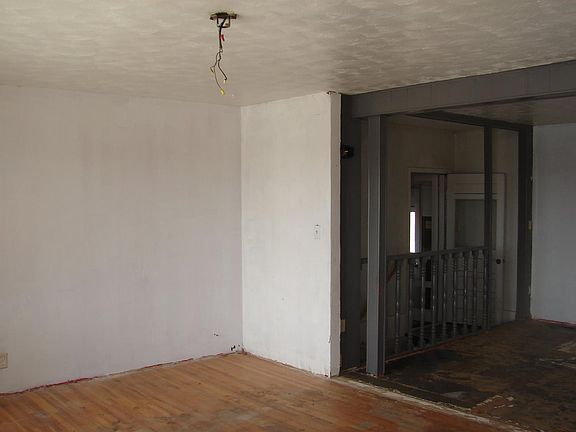 2nd image of 821 N Western Ave