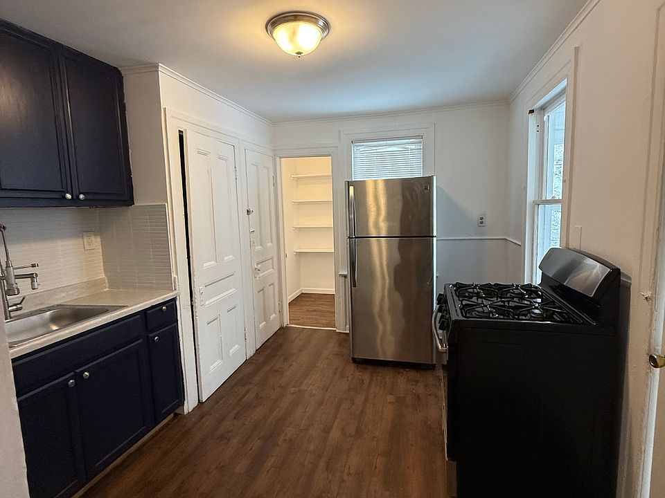 1st image of 34 Kensington Pl Floor 2