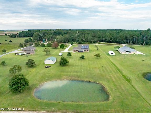 4th image of 1027 Chinaberry Dr
