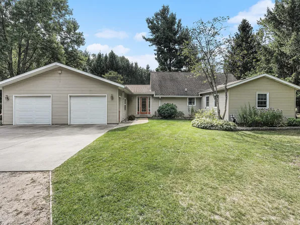 8882 S Osborn Ave, Fremont, MI 49412