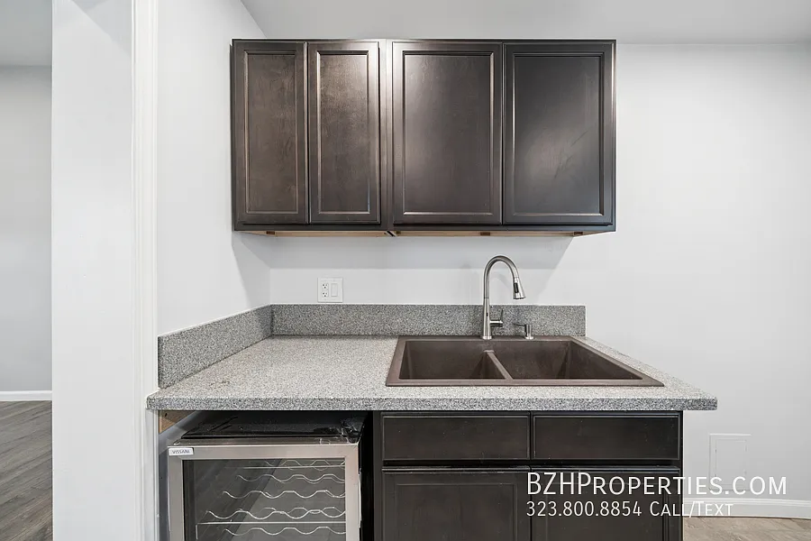 Renovated 3 Bedroom House - Near USC — Photo 4