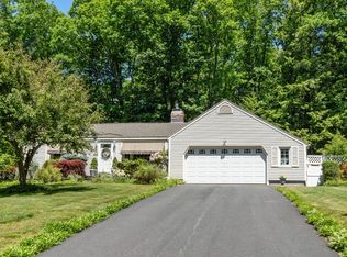 14 Trotting Rd, Chelmsford, MA 01824
