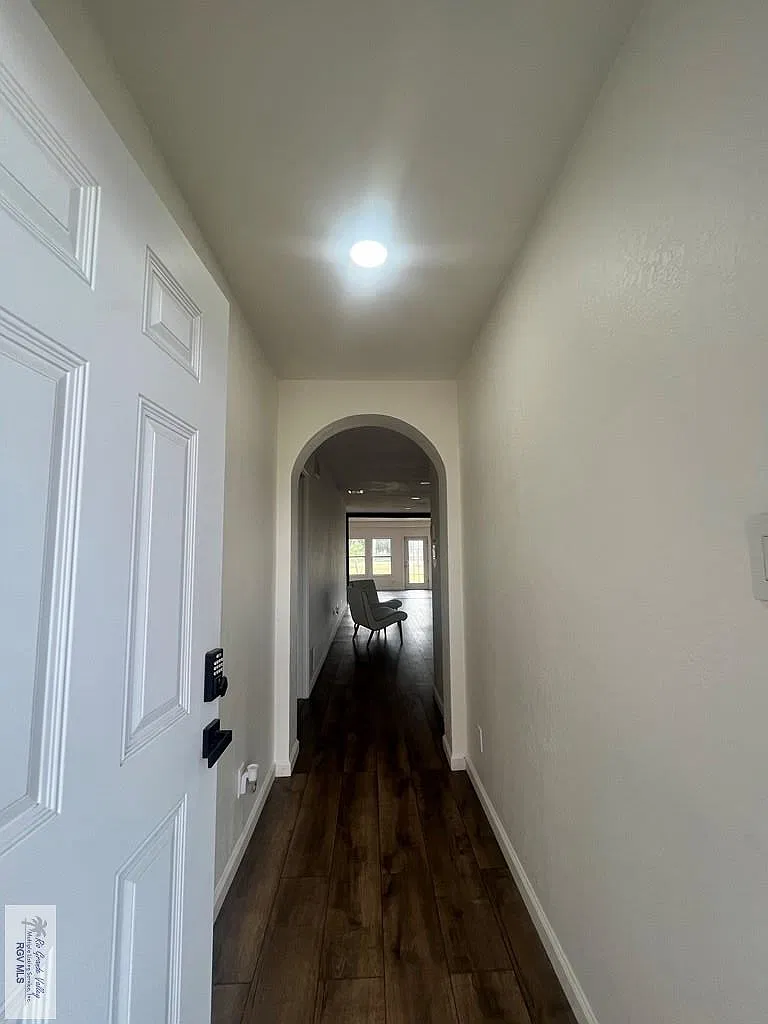 4 bed, 3.0 bath, 3271 sqft, $2,500 — Photo 4