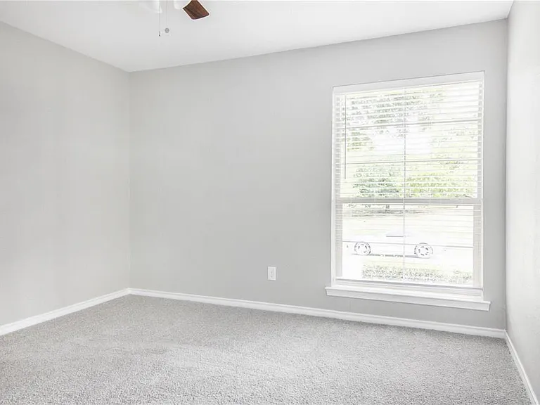 2808 Golfing Green Dr — Photo 20