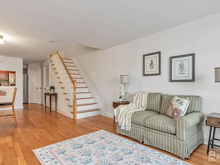 112 N Broadway St #C — Photo 10
