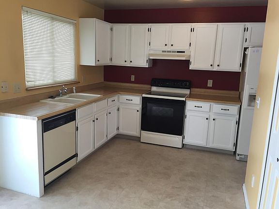 Kitchen and Dining areas will be repainted prior to September 1 move-in date. Also, the kitchen dining flooring will be replaced with luxury planking.