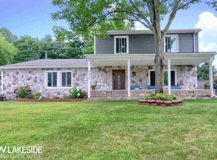 3200 Spring Meadows Dr, Rochester, MI 48306