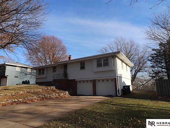 3rd image of 817 S 123rd St