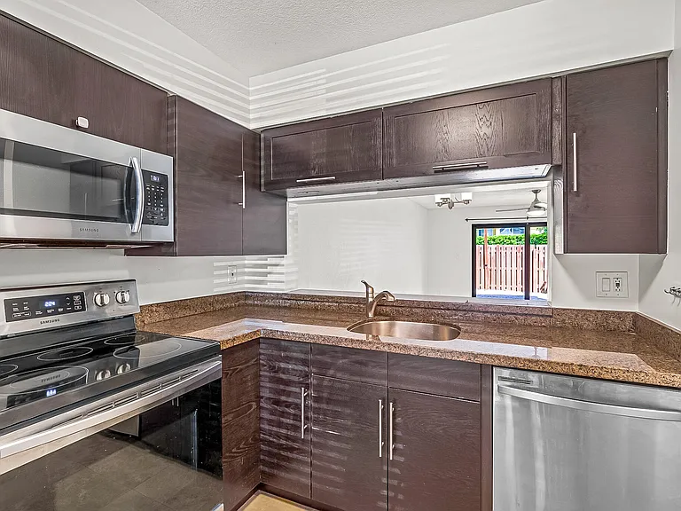 2700 S Oakland Forest Dr #305 — Photo 10