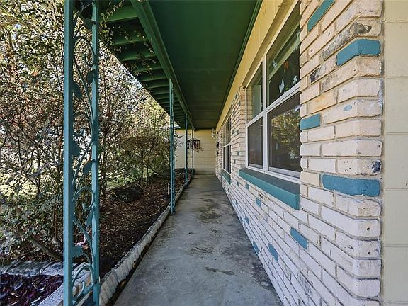 3rd image of 4412 Rockledge Rd