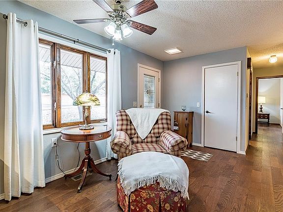 5th image of 9 Lawson Ln