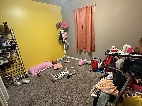 5th image of 418 N Darr Ave