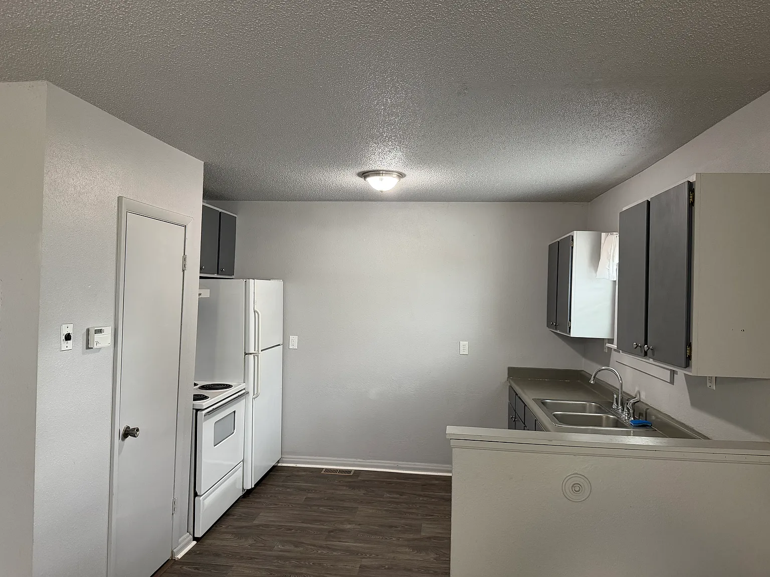 2 bed, 820 sqft, $1,375 — Photo 2