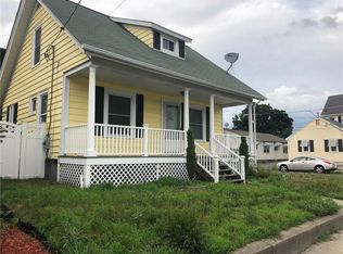 192 Robinson Ave, Pawtucket, RI 02861