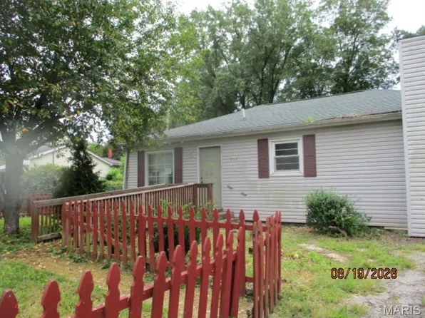 213 Bethel Mine Rd, Caseyville, IL 62232