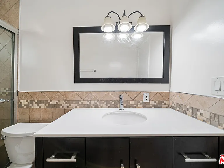 1215 N Hayworth Ave #203 — Photo 11