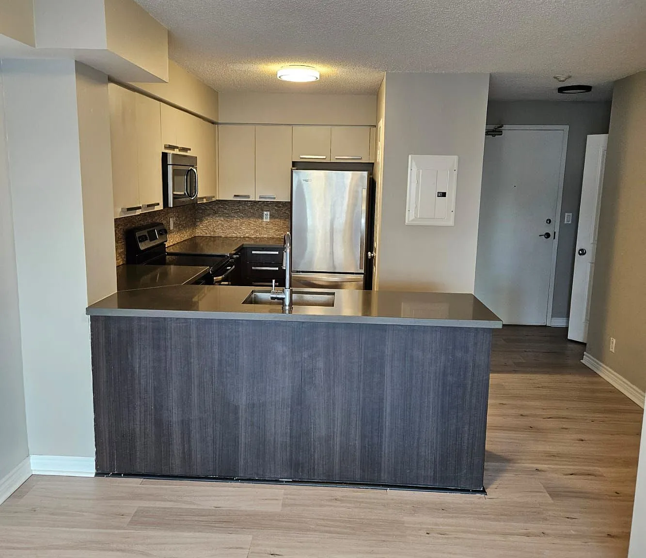 1 bed, $2,400 — Photo 2