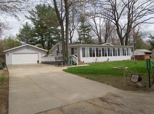 4239 S Lake Dr, Beaverton, MI 48612
