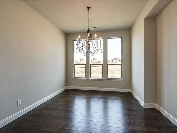 5th image of 1105 Lake Hills Trl