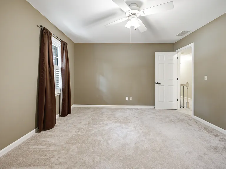 5525A Hampstead Way — Photo 22