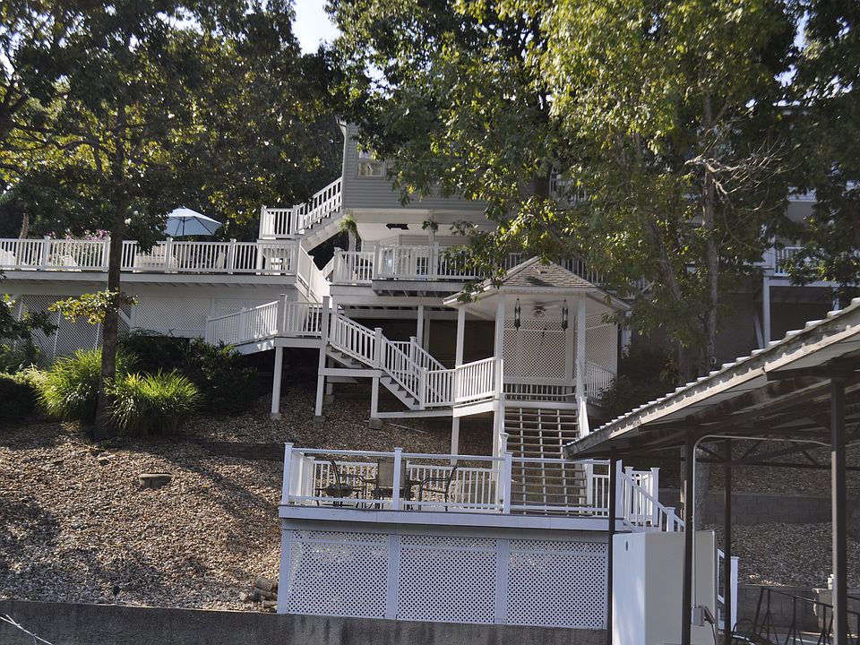 Lovely Lakefront Home