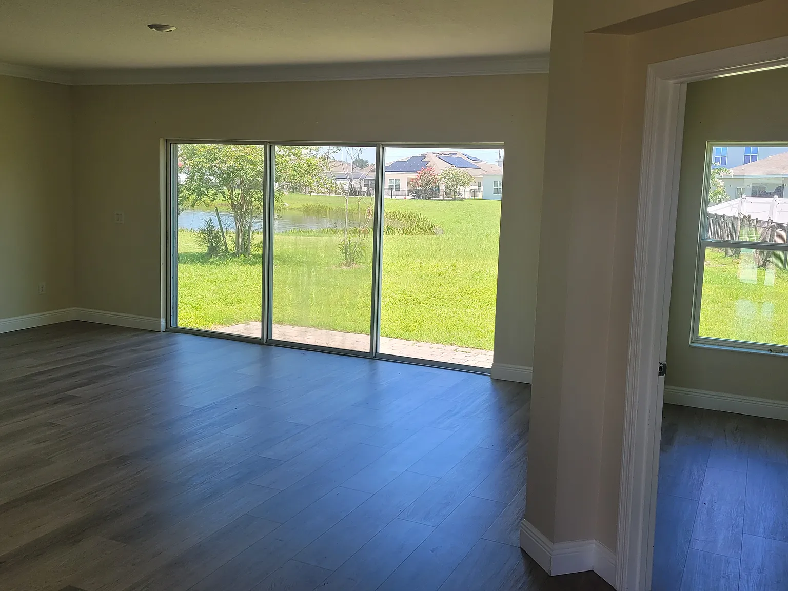 3 bed, 2238 sqft, $2,060 — Photo 2