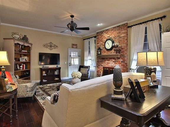 5th image of 4304 Foxglove Ln