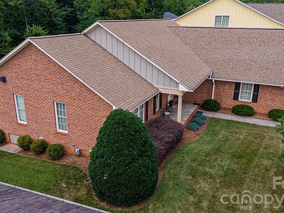 2nd image of 117 Beechmont Dr