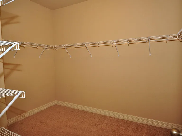 5496 Devonwood St — Photo 8