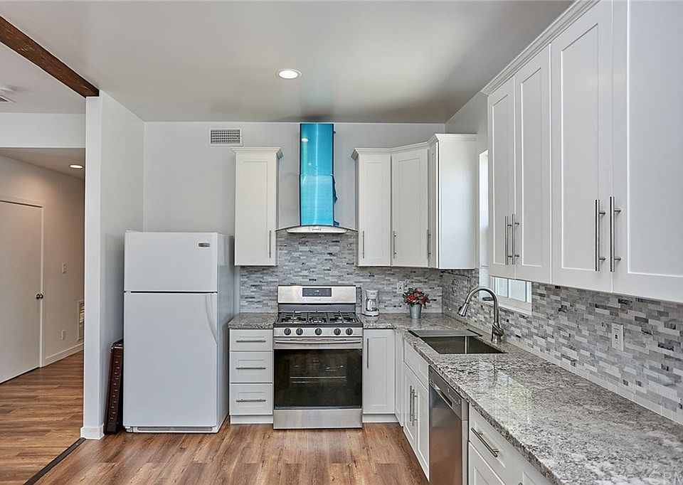 1st image of 20425 3/4 Raymond Ave