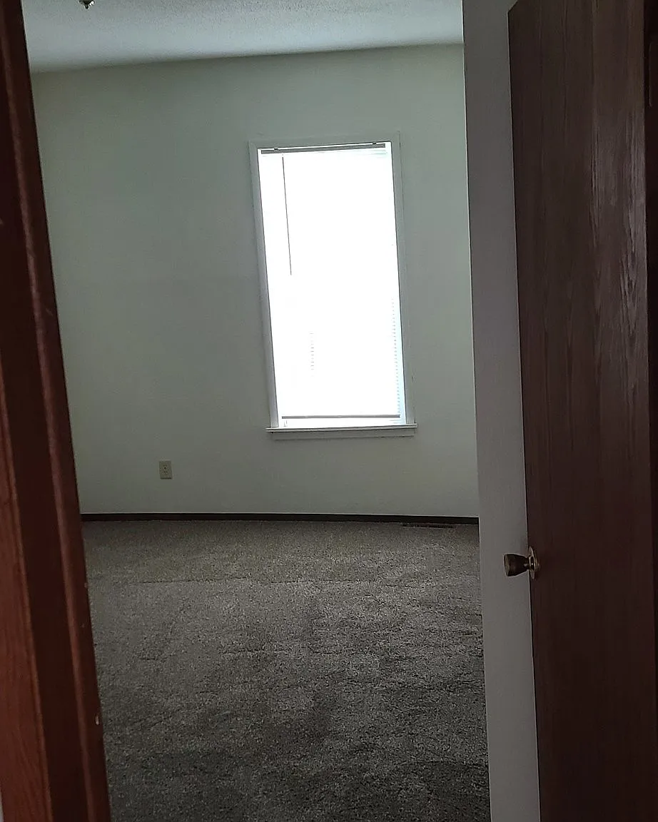 Cozy 2 Bed/1 Bath Unit in Charles City - Available 11/01 - $850/mo — Photo 4