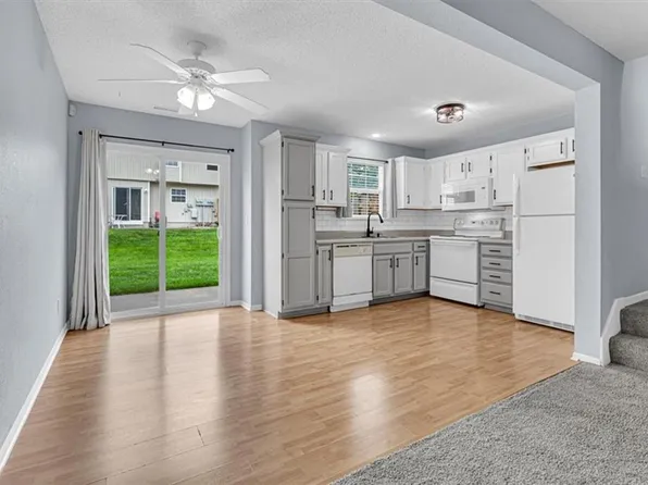 1413 SE Norwood Dr, Lees Summit, MO 64081