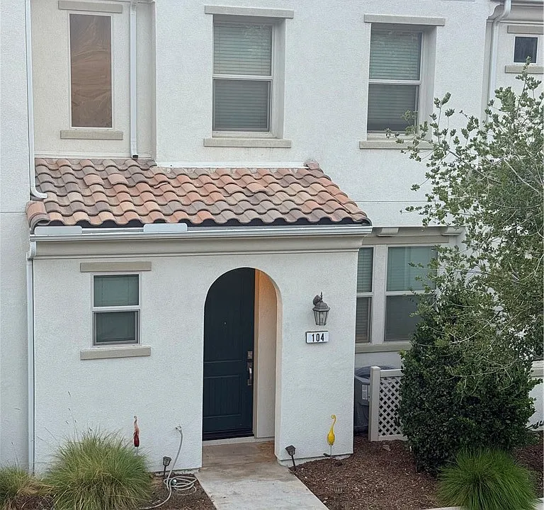 2625 Verna Dr #104