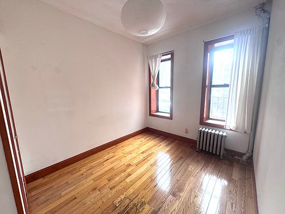 3rd image of 329 Bedford Ave #B1