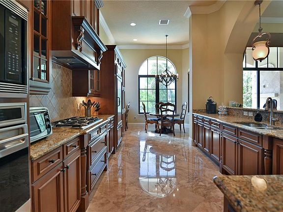 5th image of 10220 Kensington Shore Dr