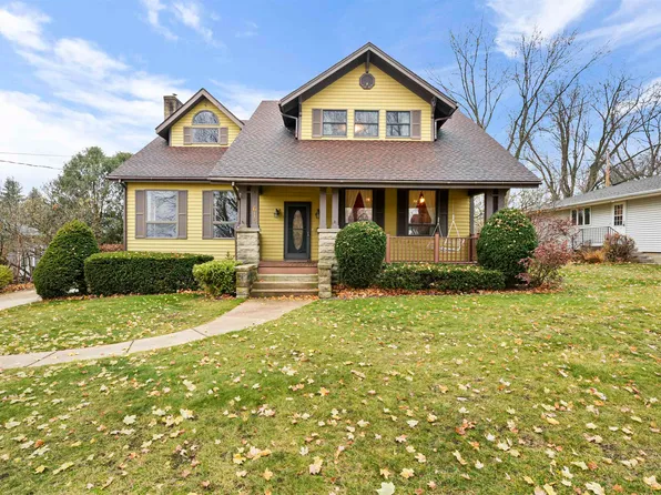 615 Wisconsin St, Mineral Point, WI 53565