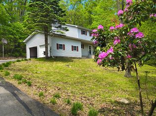 1019 Jackson View Rd, Stroudsburg, PA 18360