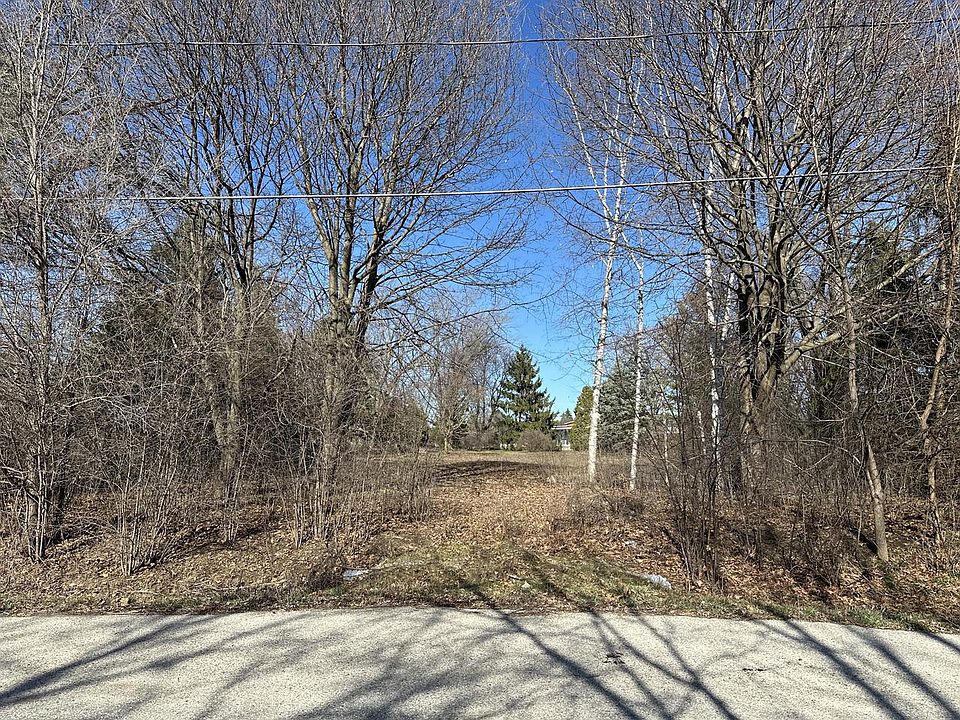 1st image of Lt4 MARY DALE DRIVE