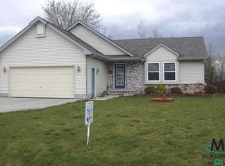 5052 N Anglewood Ct, Smiths Creek, MI 48074