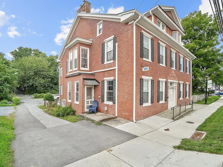 308 W Main St #U — Photo 17