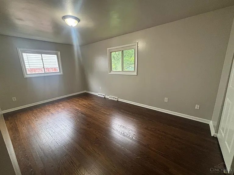 3313 Freddie Dr — Photo 2