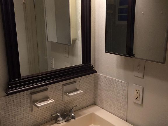 5th image of 2817 Paine Ln