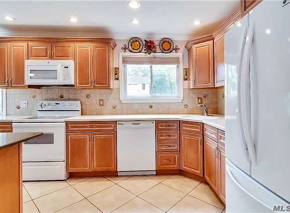 3rd image of 11 Whitehall Ct