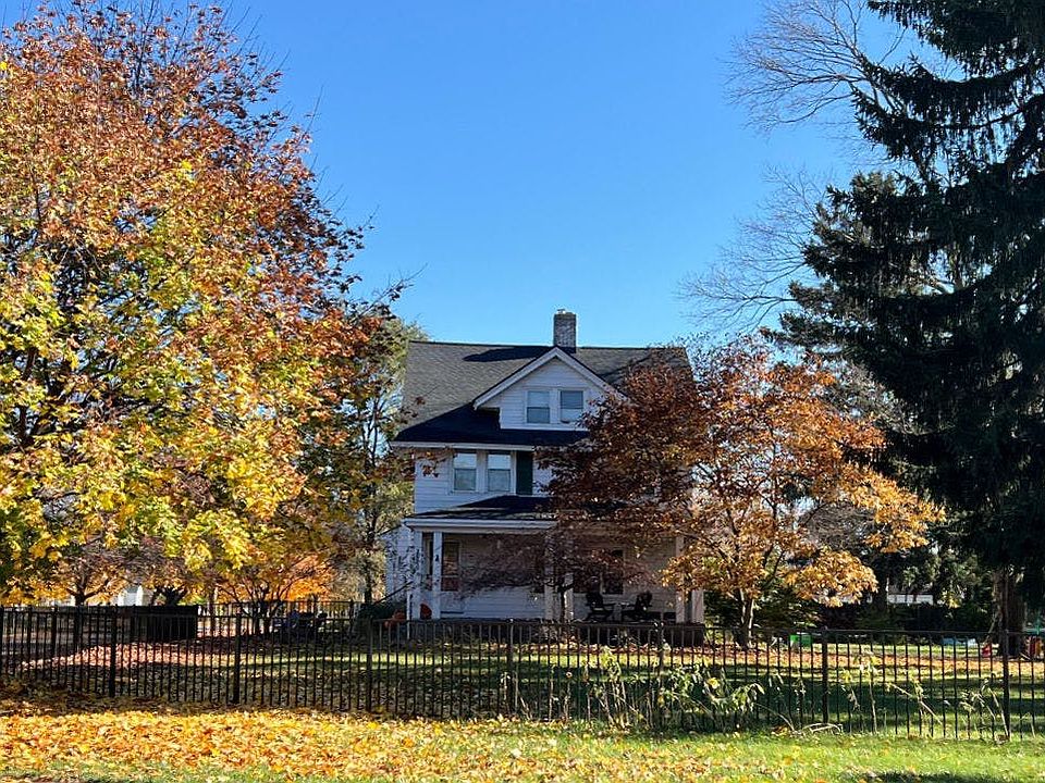 1st image of 2640 Plainfield Ave NE