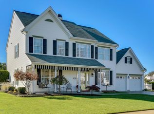19 Saint Johns Dr, Freehold, NJ 07728