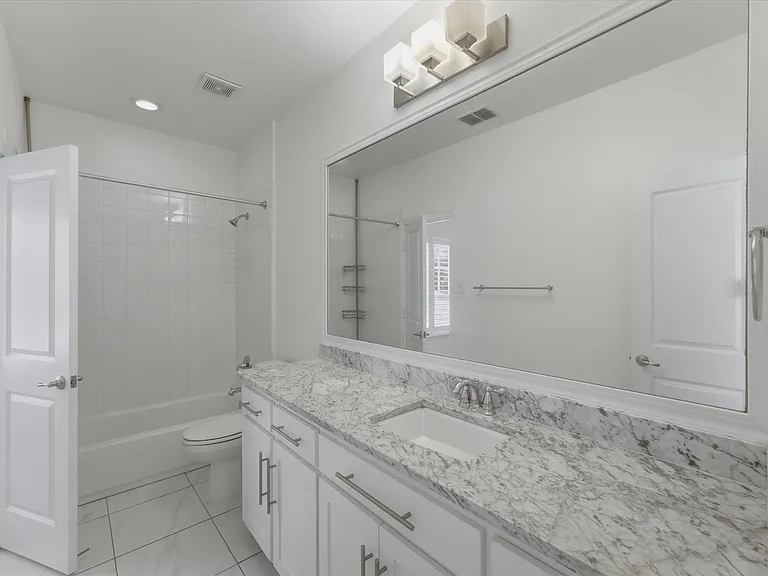 3406 W 4th St — Photo 13