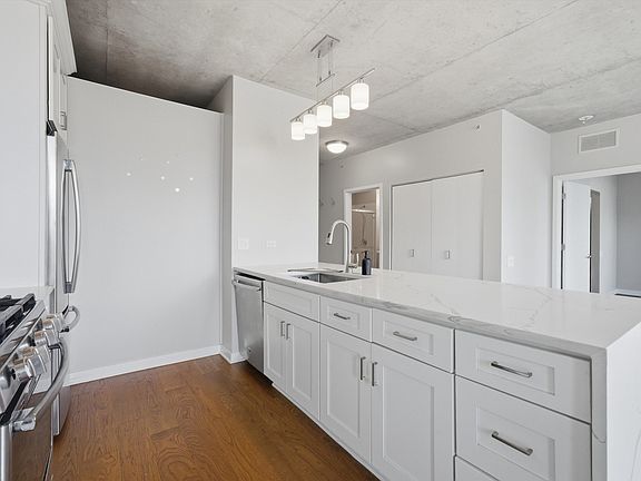 4th image of 659 W Randolph St APT 1005