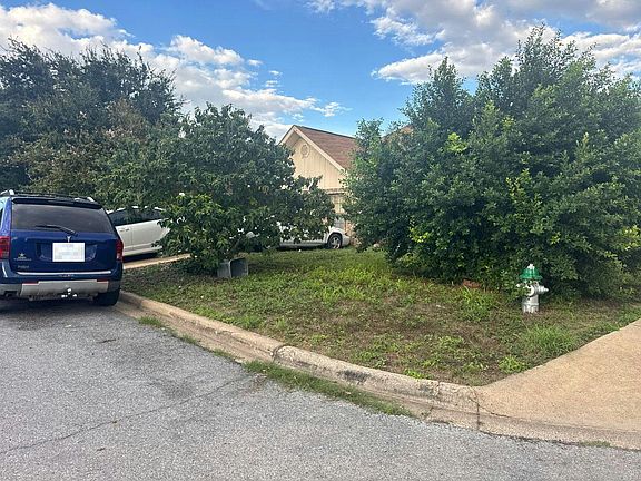 2nd image of 2402 N 28th Ln