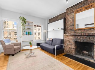 326 W 22nd St APT 3F, New York, NY 10011