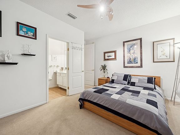 4th image of 95178 Woodberry Ln